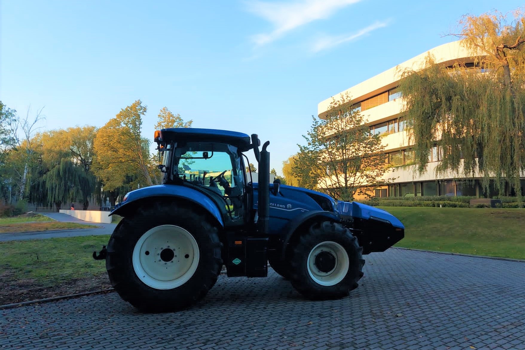 T6 Methane Power-tractor